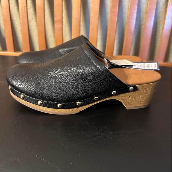 NEW Universal Thread Women’s Memory Foam Black Clogs Shoes - Picture 1 of 9